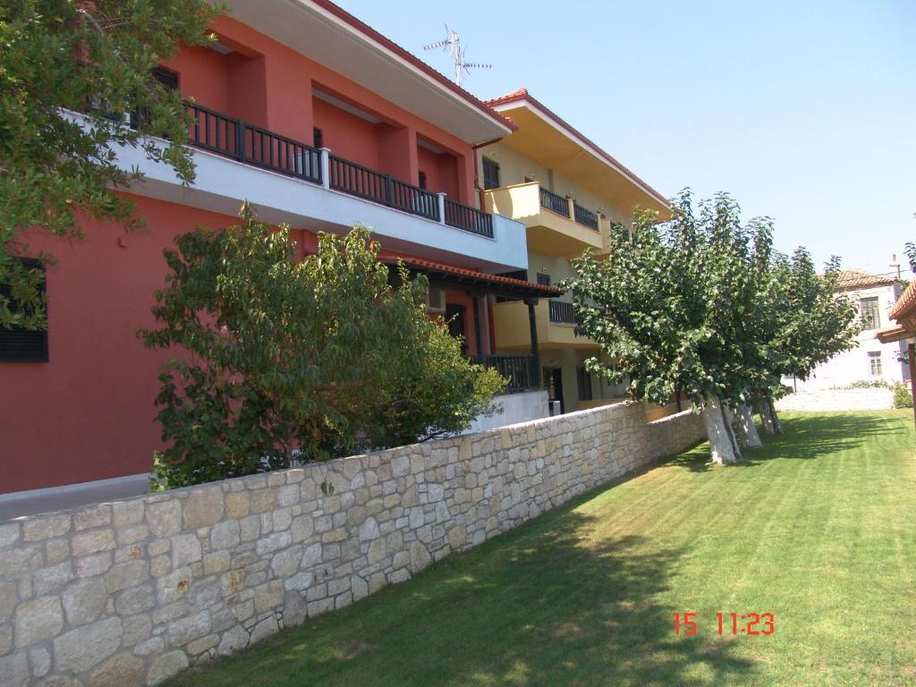 Nikos Apartments Áfitos Extérieur photo