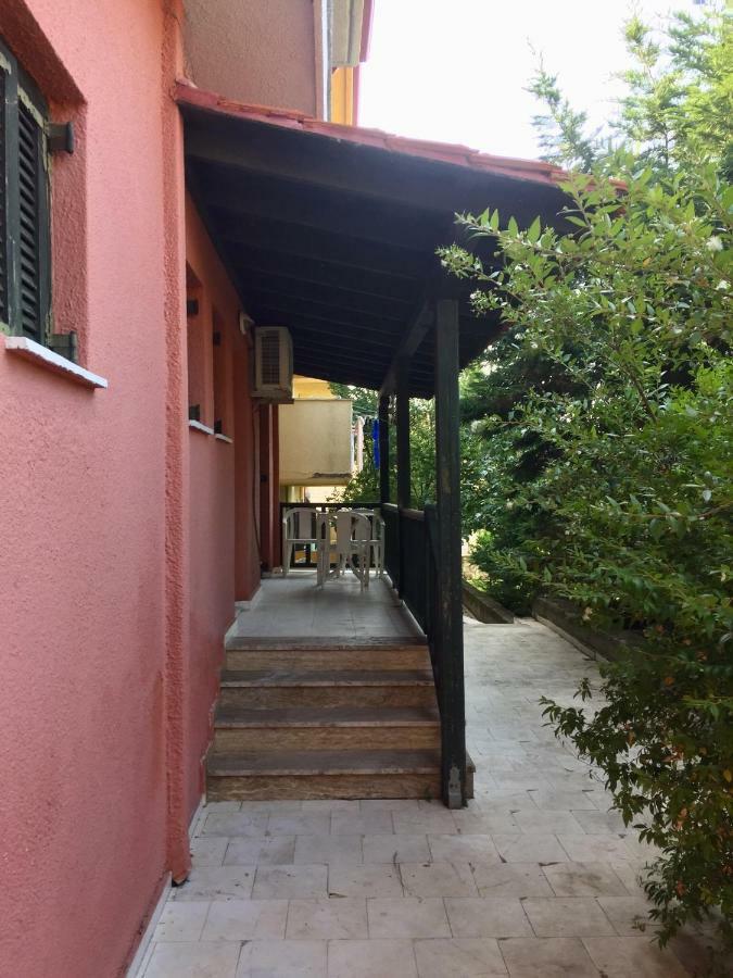Nikos Apartments Áfitos Extérieur photo